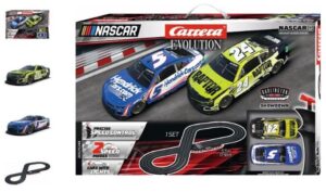 Carrera Evolution 1/32 - NASCAR Darlington Showdown 5.3m Set