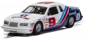SCALECTRIC FORD THUNDERBIRD 1986 STOCK CAR BLUE/WHITE